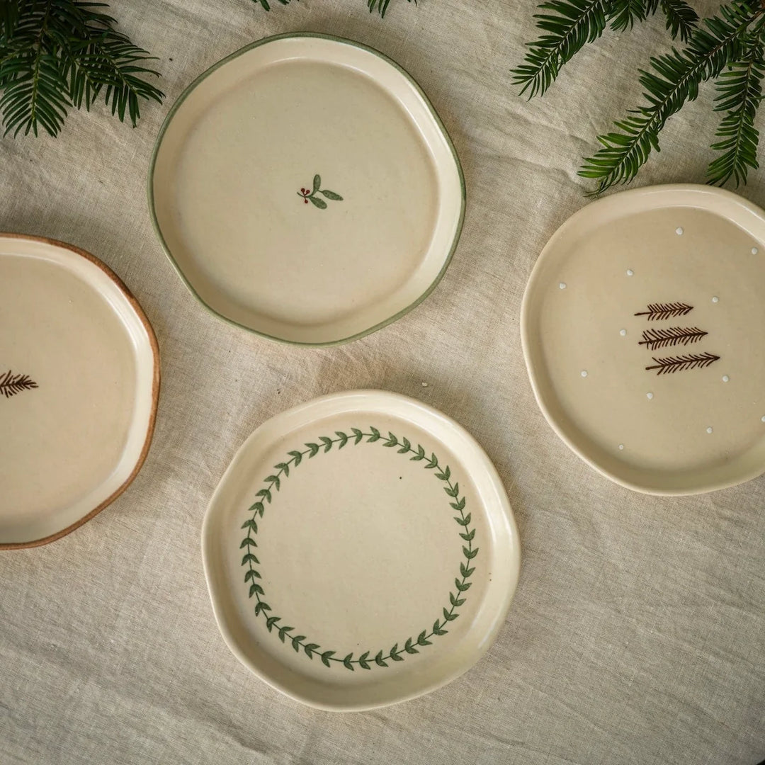 Hand Painted Snack Plate - Wreath