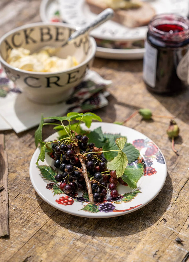 Emma Bridgewater Blackberry 6½-inch side plate with a floral blackberry design on white ceramic background