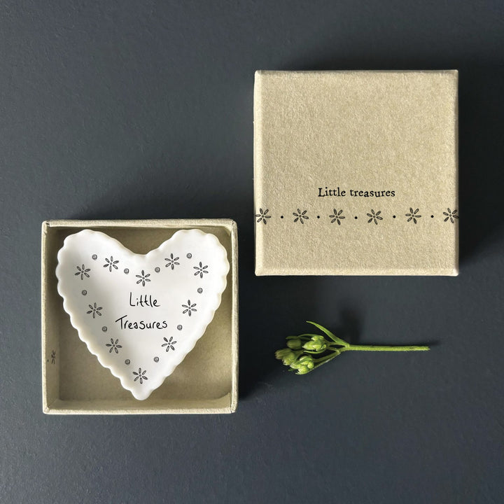 East of India Small Scallop Heart Dish – ‘Little Treasures’
