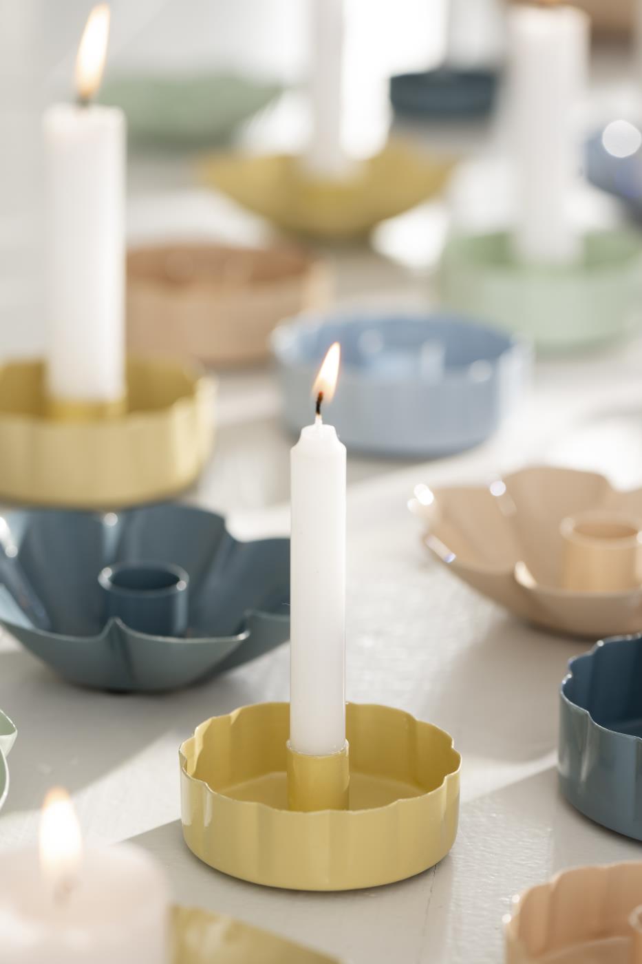 IB Laursen Wheat Straw Wavy Edge Candle Holder from the Summer collection, featuring a natural wheat straw design and wavy edge detail.