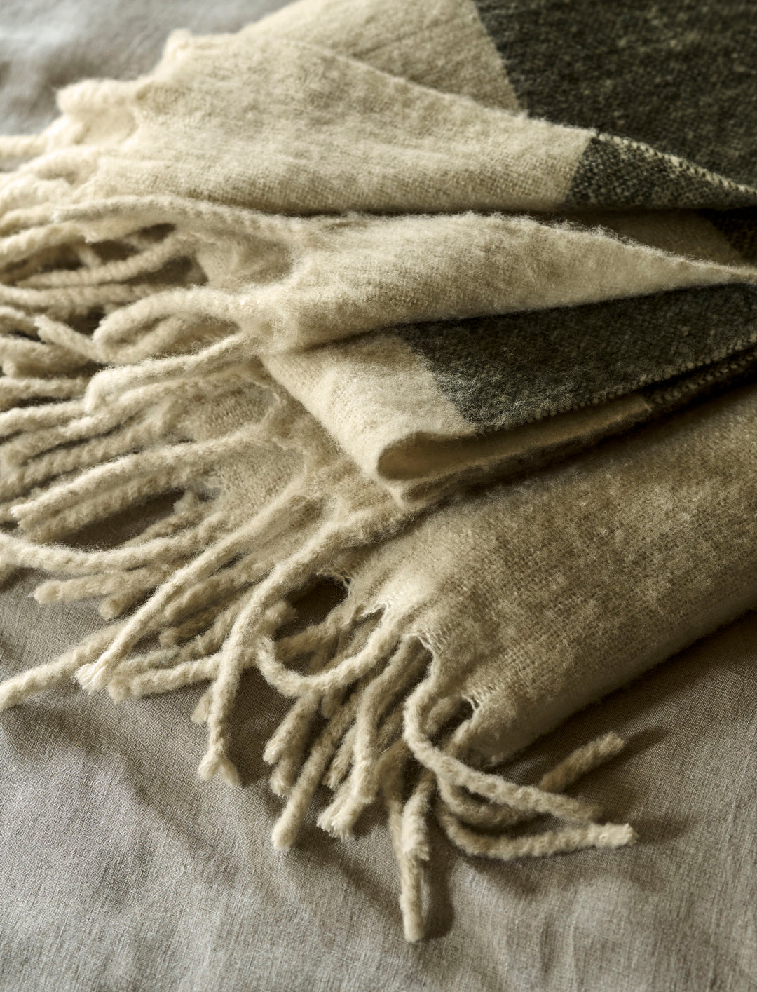 Leigh Throw Wide Stripe - Wool, Moss
