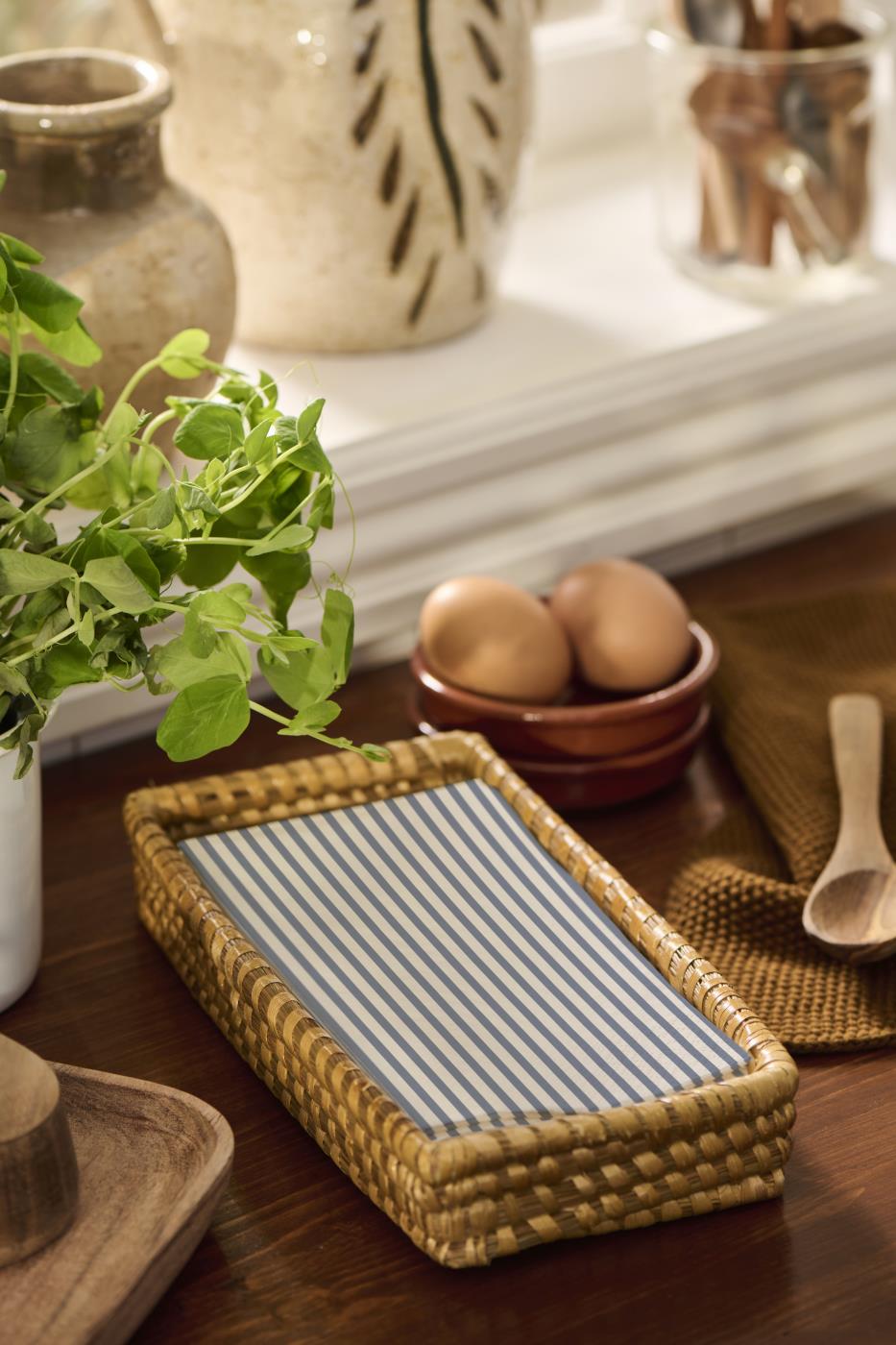 IB Laursen Summer blue stripe paper napkins pack of 16, featuring classic design and soft paper material.