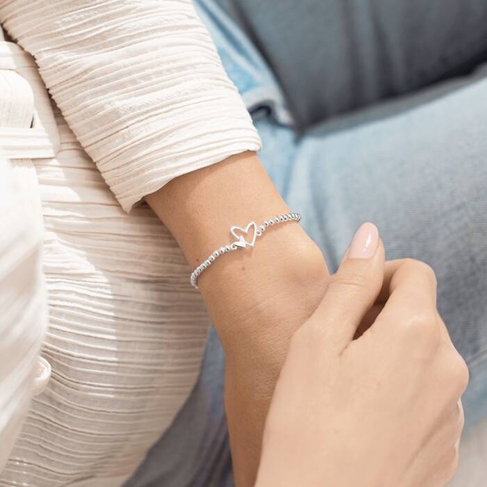 Joma Jewellery A Little New Mum bracelet with delicate silver chain and charm for new mothers, stylish and heartfelt accessory.