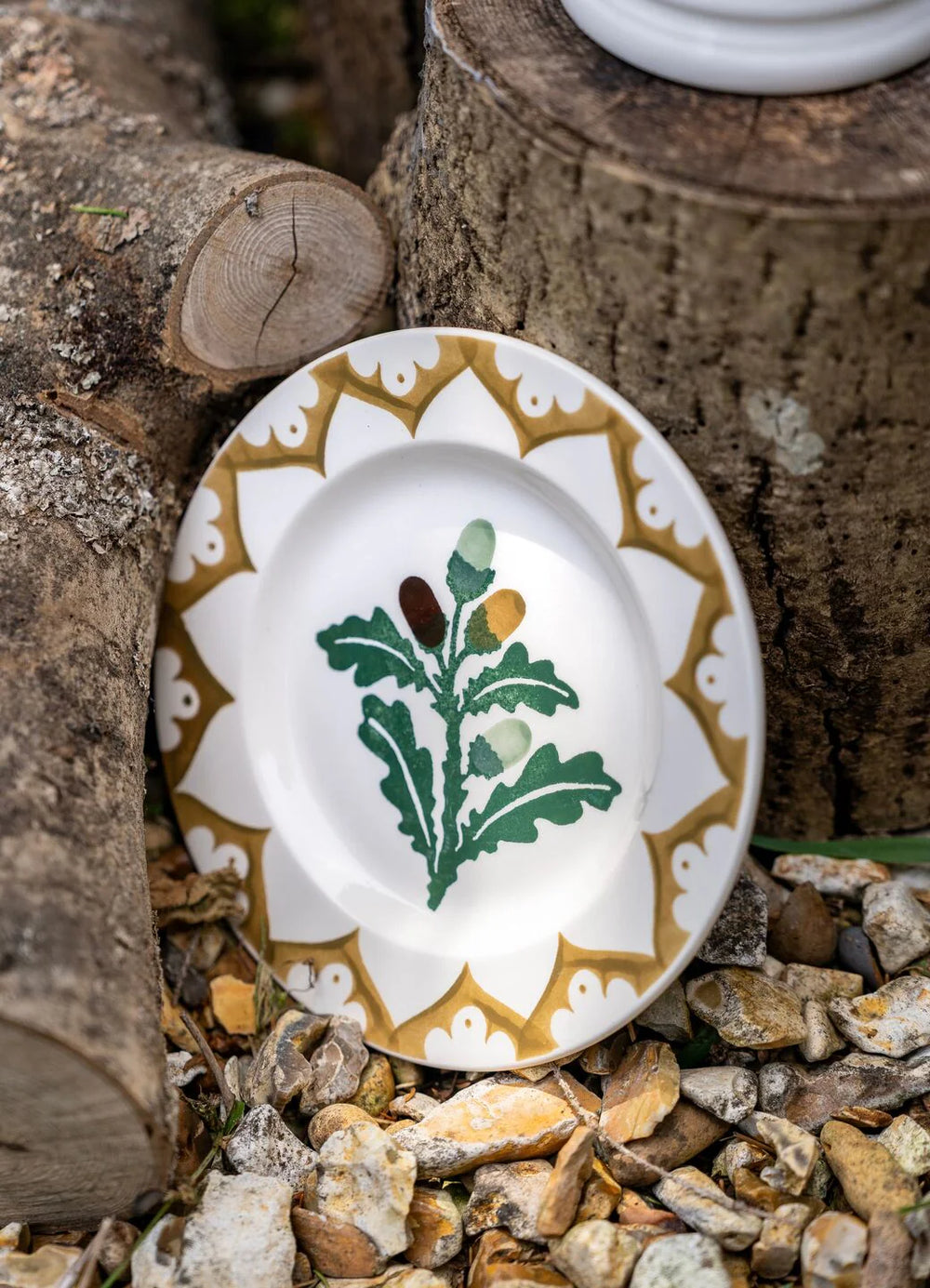 Emma Bridgewater Flowers Oak small side plate, 6.5-inch ceramic dish with floral pattern and oak design, perfect for serving or display.