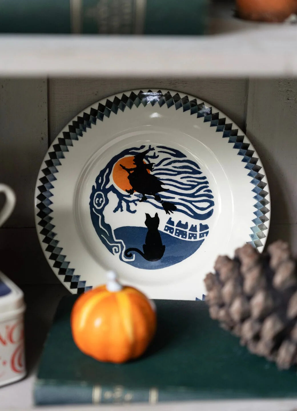 Emma Bridgewater Wise Witches medium dinner plate with witch illustration and decorative border, 8.5-inch ceramic plate.