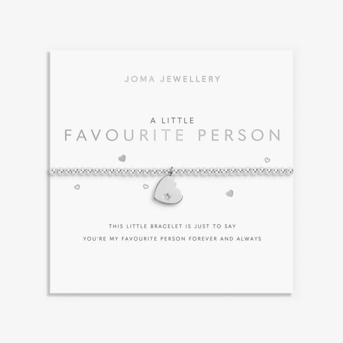 Joma Jewellery Little Favourite Person bracelet with charms, silver finish, and delicate chain on a white background.