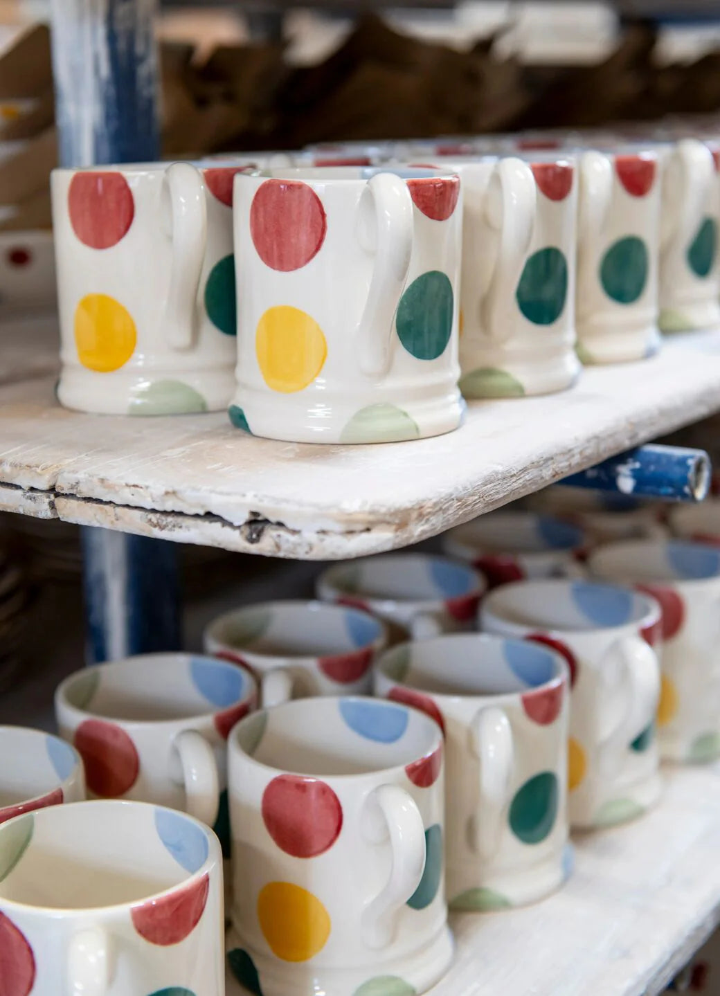 Emma Bridgewater Big Polka Dots ½ Pint Mug featuring a white background with bold black polka dots on ceramic.
