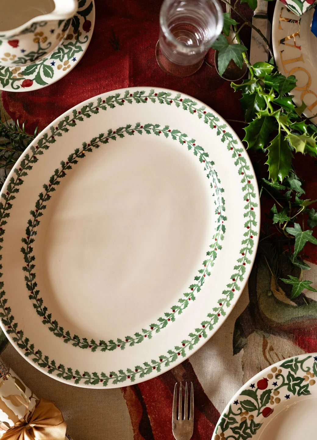 Emma Bridgewater Tiny Holly Christmas oval platter with festive holly design, perfect for holiday serving.