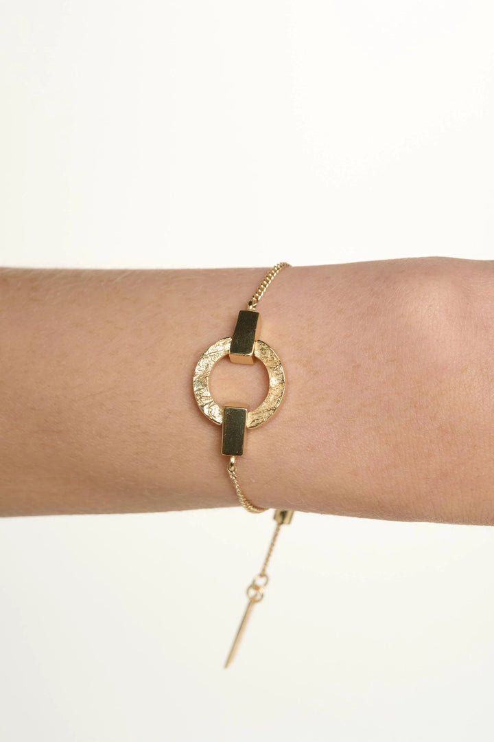 Palm Textured Open Disc Bracelet - Gold