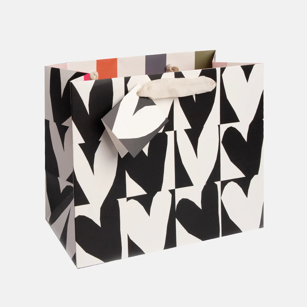 Mono Checkmate Heart Print Landscape Gif