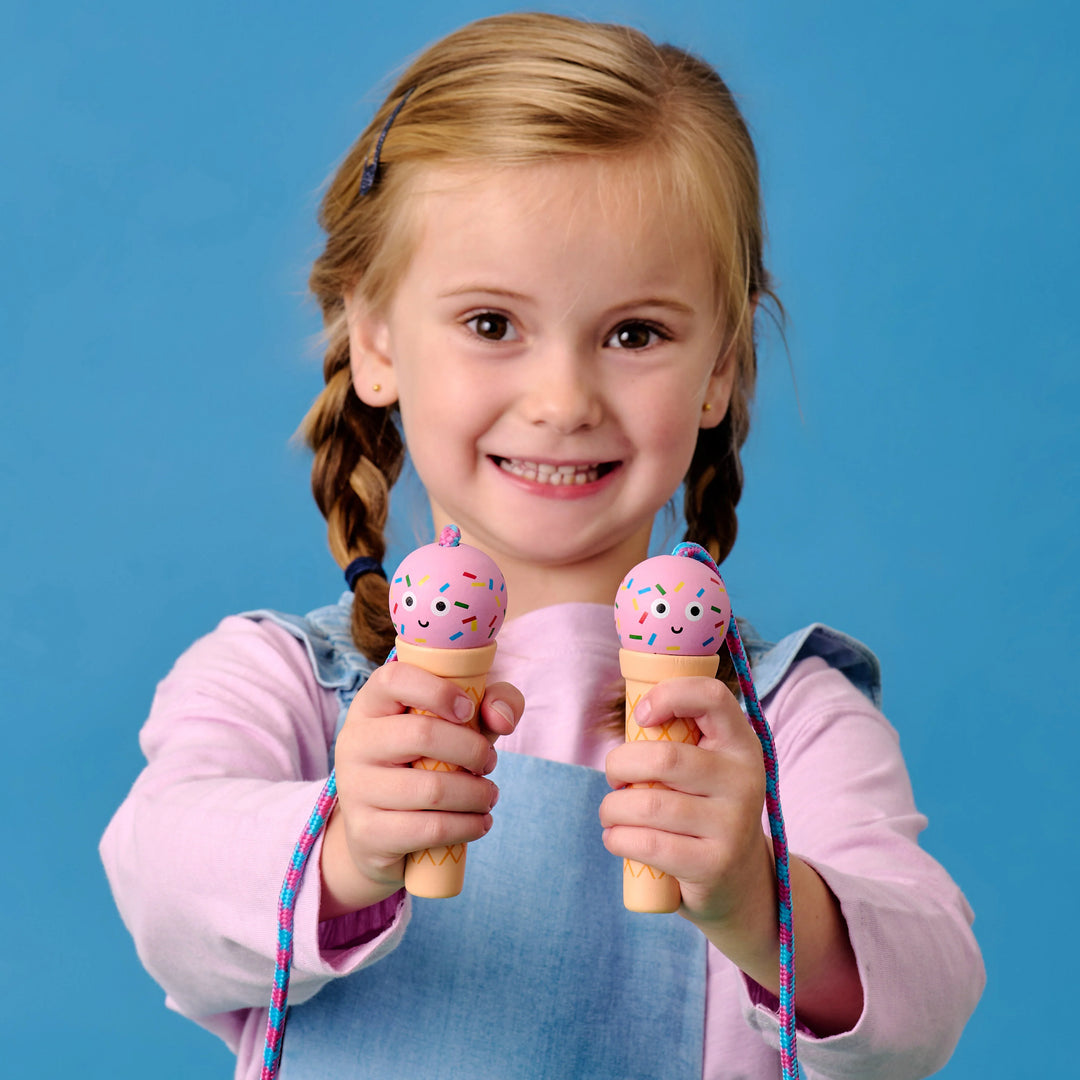 Kikkerland skipping rope with colorful ice cream design for kids, perfect for active play and outdoor fun.