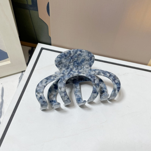 Blue &amp; White Patterned Claw Hair Clip