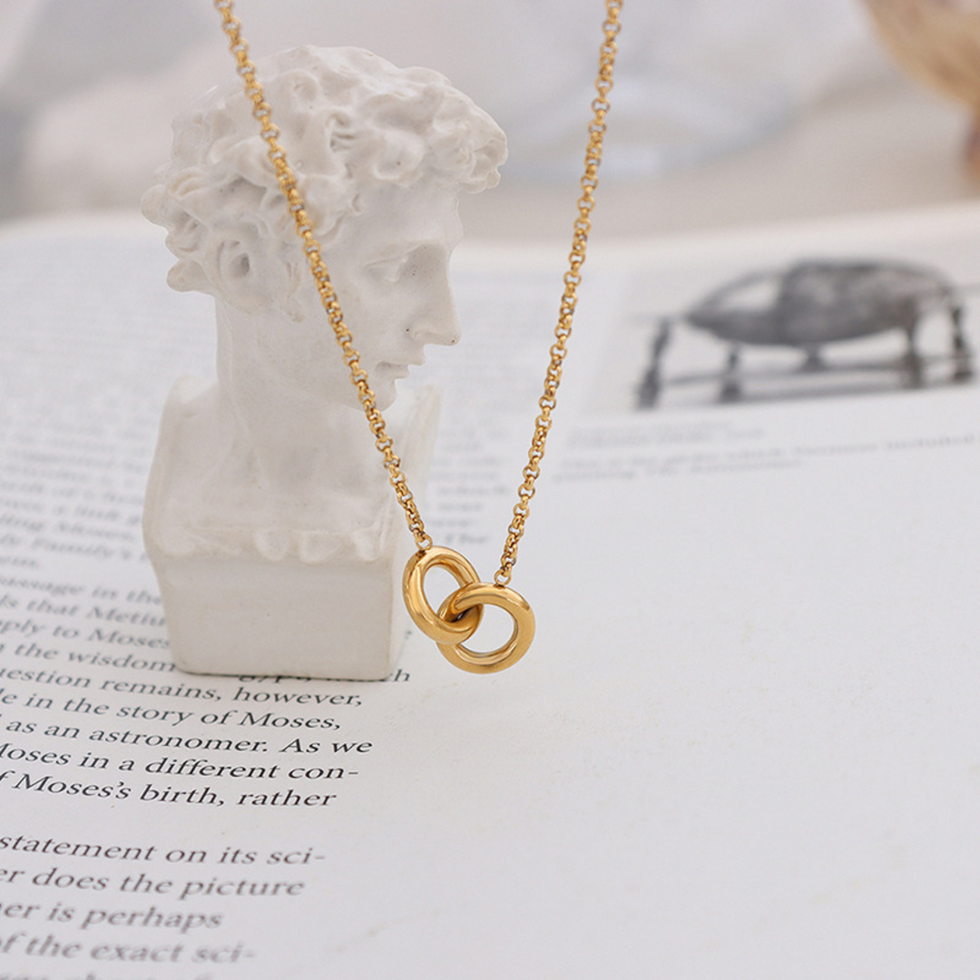 Gold Linked Circle Necklace