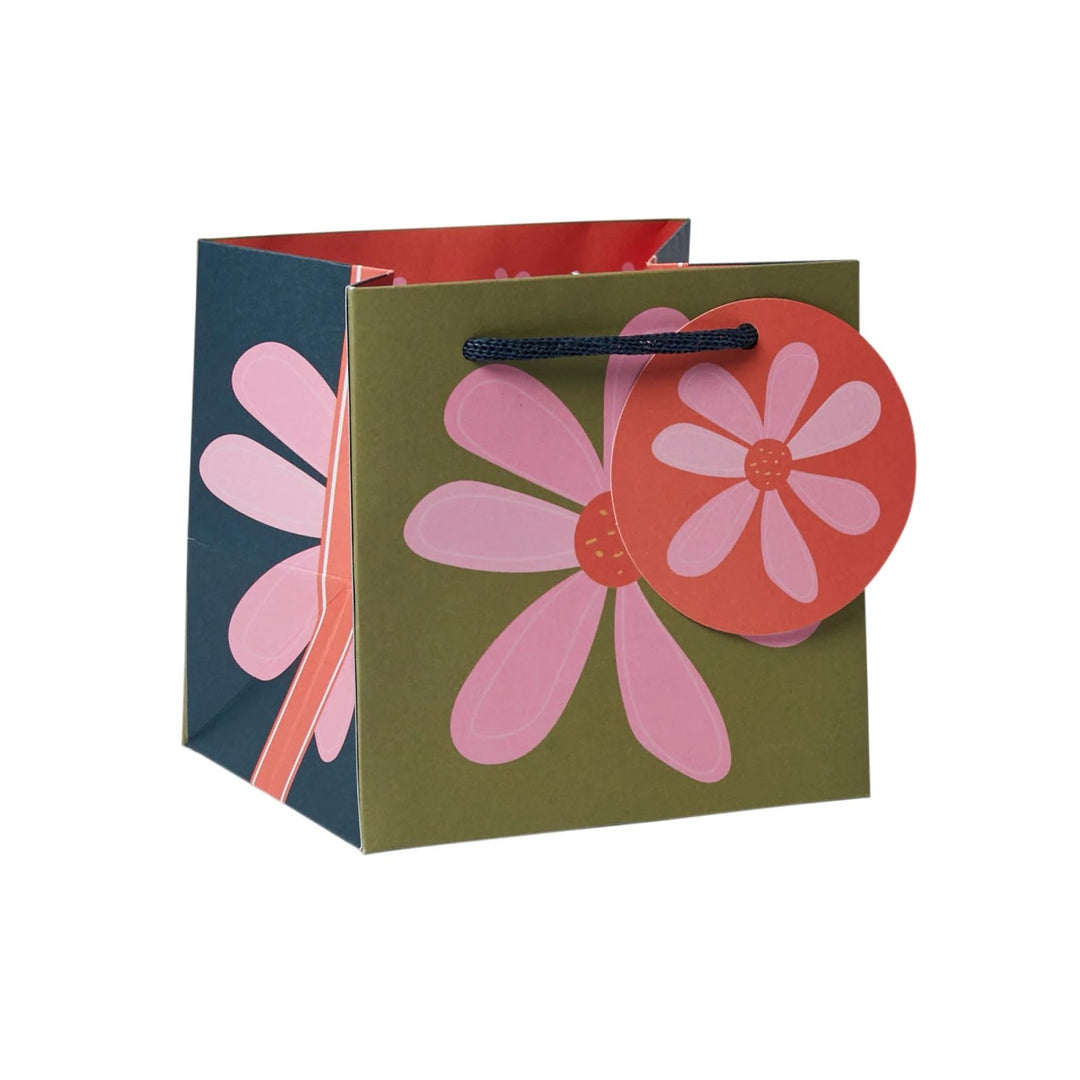 Olive Mug Bag with Belly Button design from Cornucopia Home and Gift, featuring a stylish, reusable bag for coffee mugs.