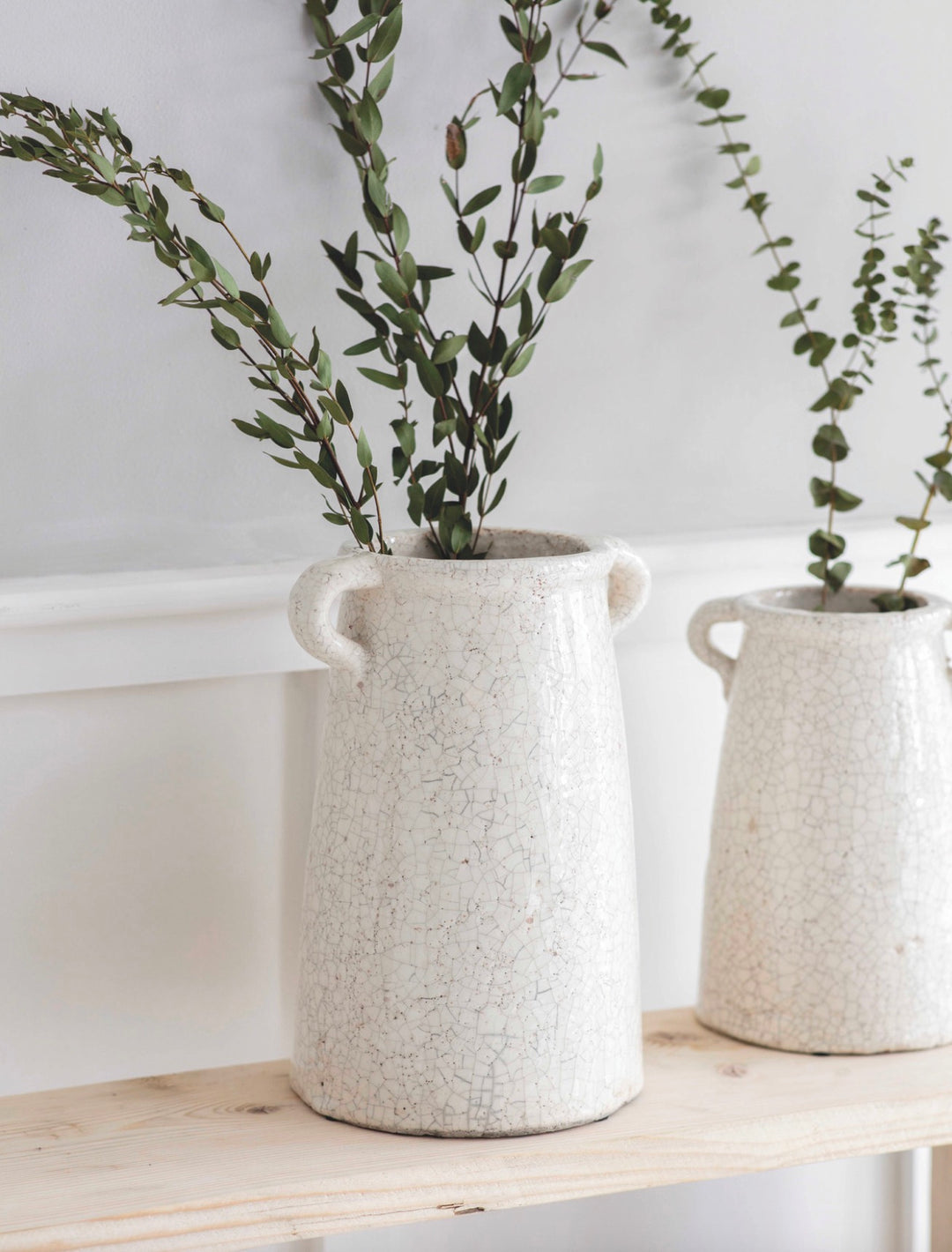 Large Ceramic Ravello Vase by Garden Trading, displayed with a smooth, rounded shape and a glossy finish for decorative use.