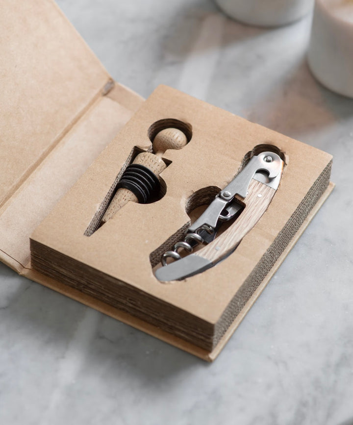 Garden Trading classic bottle opener and stopper set with wooden handles, ideal for opening bottles and sealing with style.