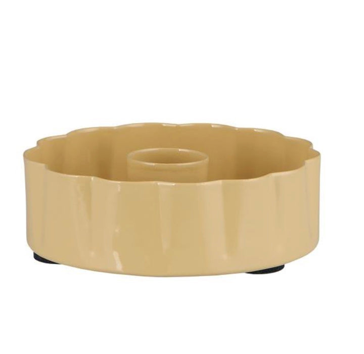 IB Laursen wheat straw wavy edge candle holder with rustic design, perfect for summer decor, featuring natural wheat straw details.