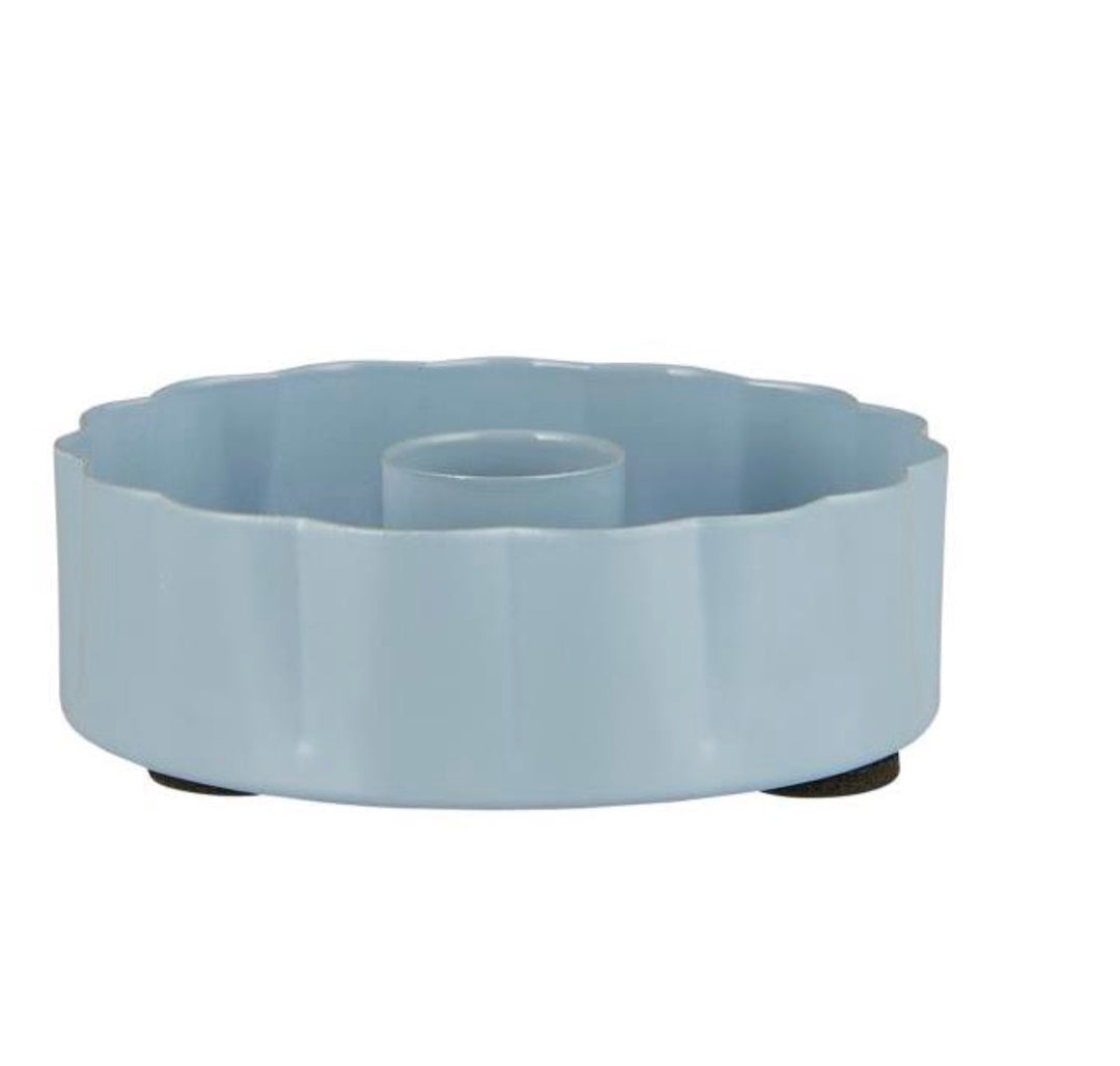 IB Laursen light blue wavy edge candle holder from the Summer collection, featuring a stylish wavy design and smooth finish.