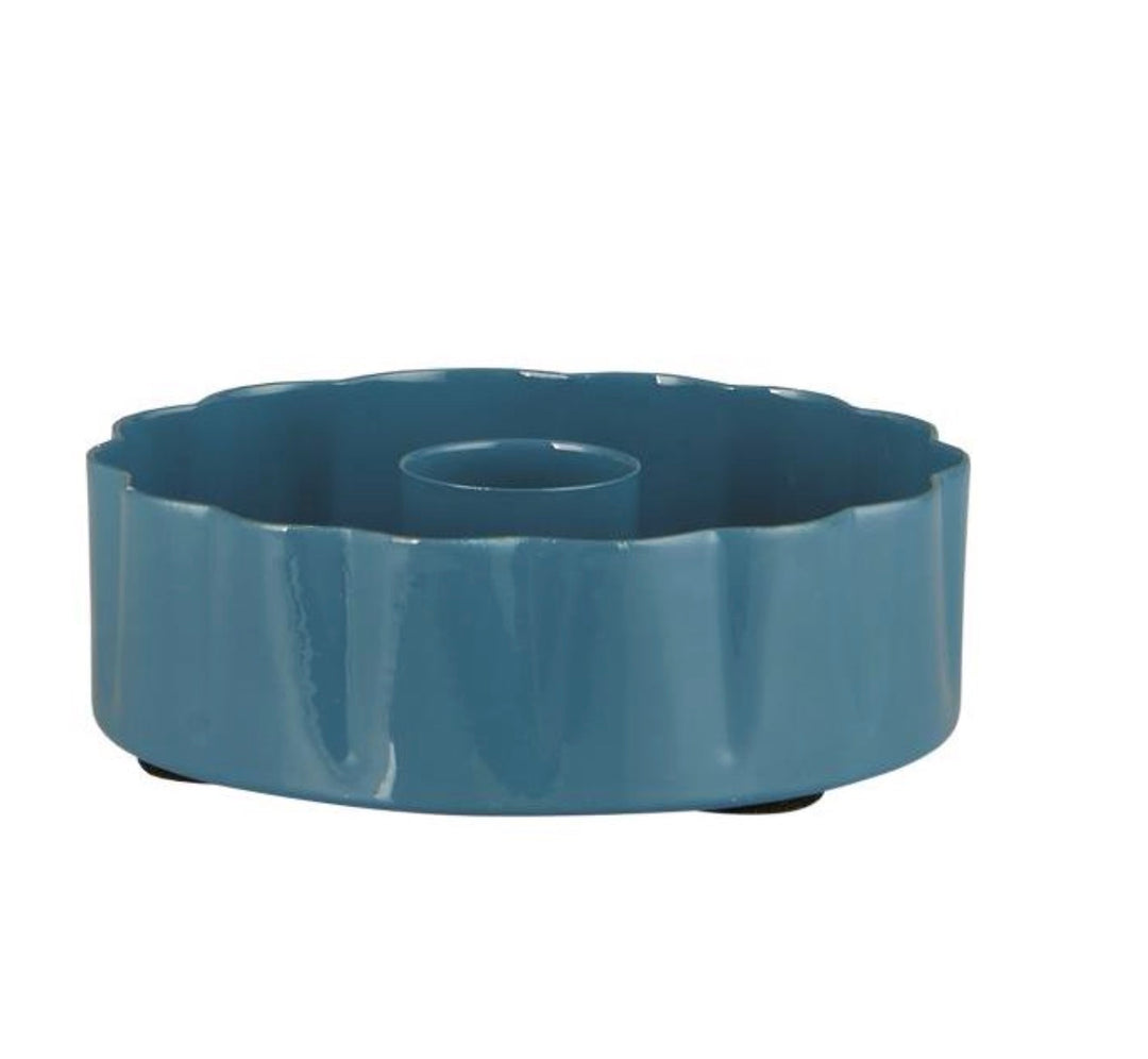 IB Laursen Cornflower Blue Wavy Edge Candle Holder from the Summer collection, featuring a decorative wavy edge design.