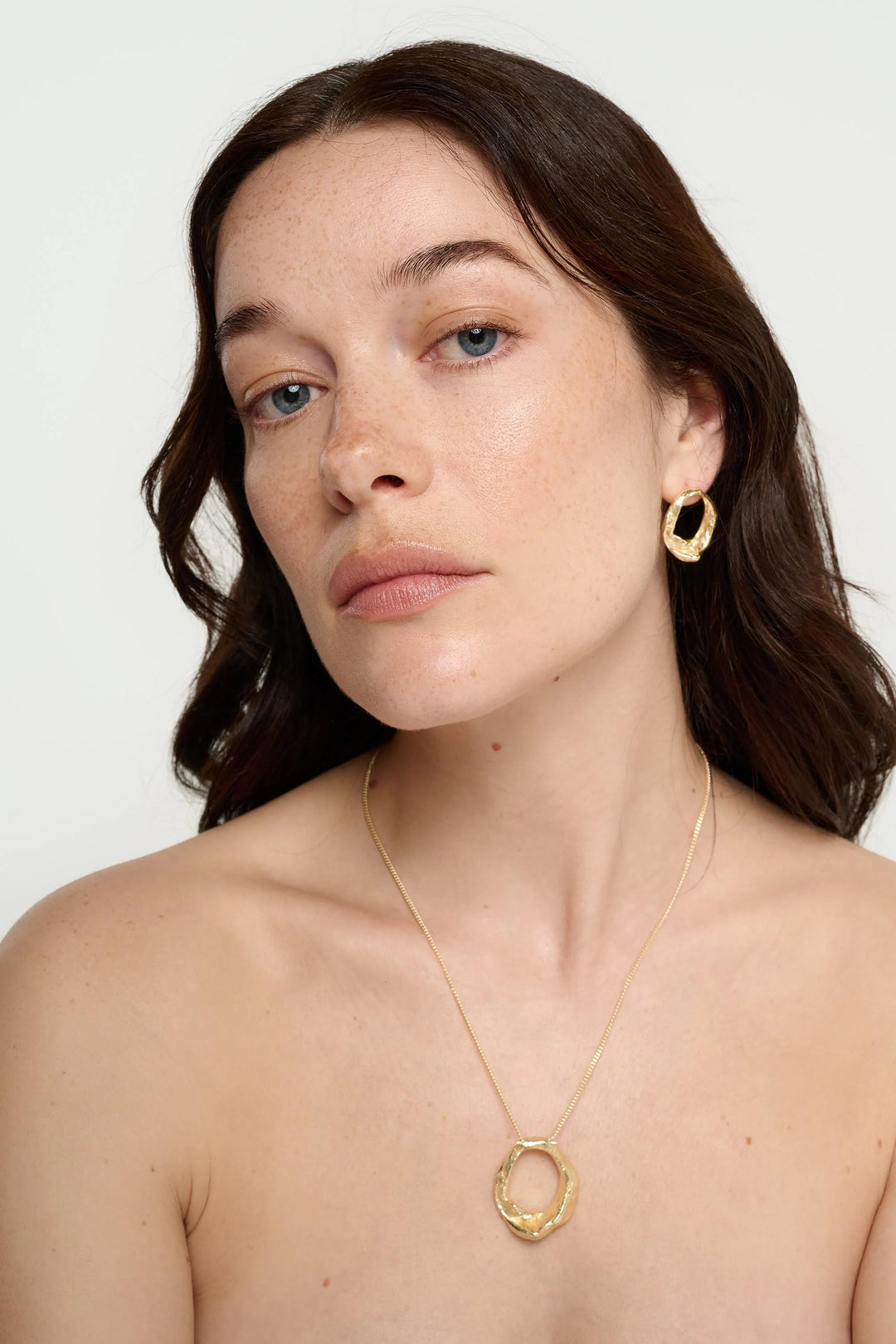 Forge Gold Open Stud Earrings