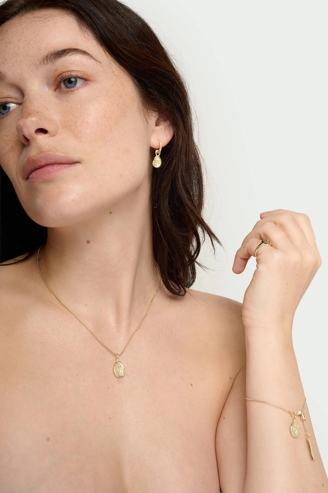 Aster Bracelet  Star Disc Drop Bracelet Gold