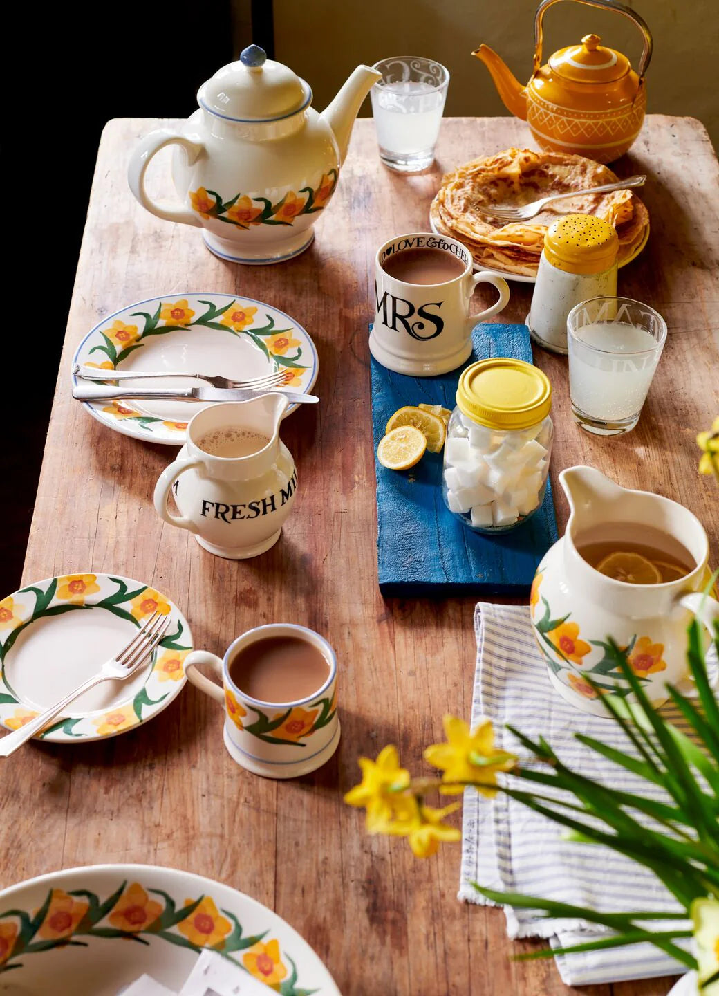 Emma Bridgewater Flowers Windblown Daffodils 4 Mug Teapot