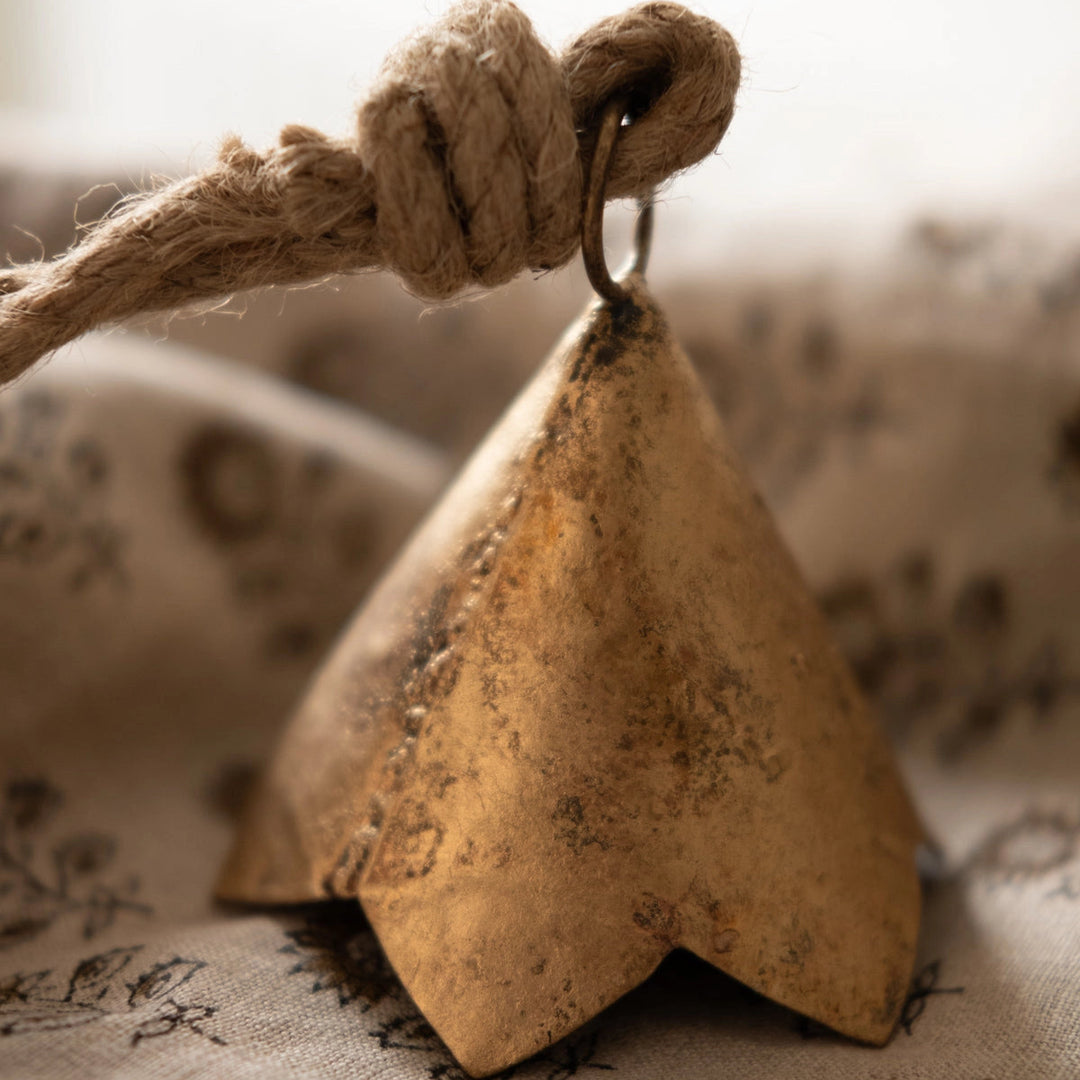 Scalloped Cow Bell