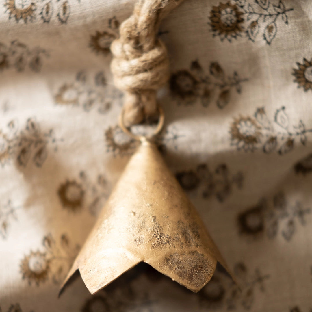Scalloped Cow Bell