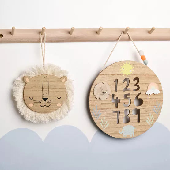 Hanging lion head decor by Cornucopia Home and Gift, Widdop & Co, 19cm, featuring a detailed lion's face with a natural finish.