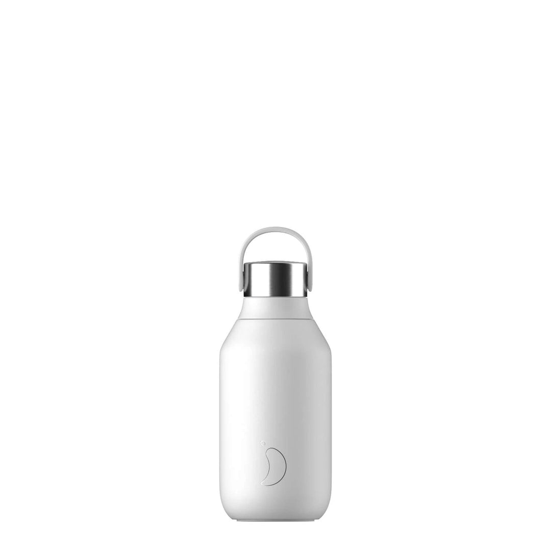 Chillys Arctic White Series 2 350ml drinks bottle with white exterior and black lid, designed for keeping beverages cold.
